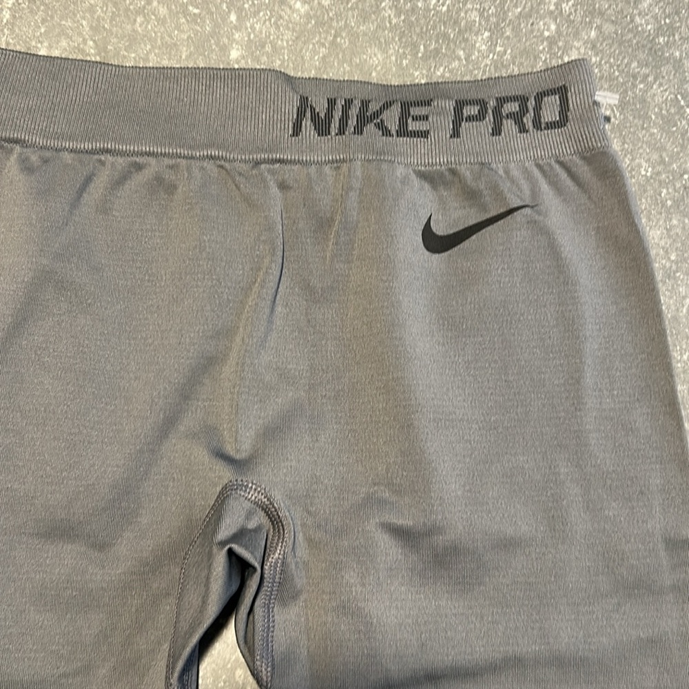 Nike Dri-Fit cropped leggings size Small NWT - Picture 3 of 6